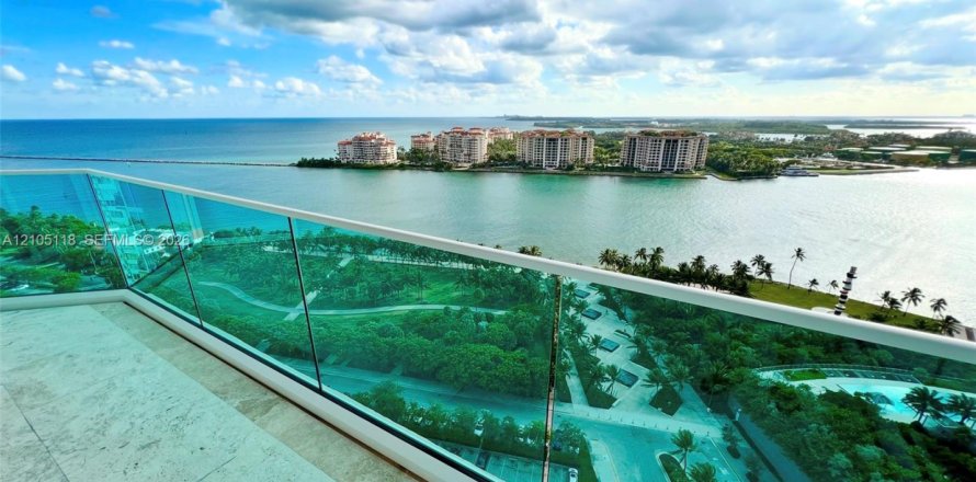 Condominio en Miami Beach, Florida, 3 dormitorios  № 2413268