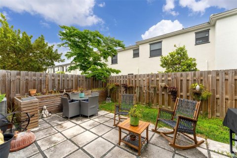 Townhouse in Homestead, Florida 3 bedrooms, 157.47 sq.m. № 2062525 - photo 24