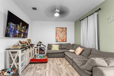 Townhouse in Homestead, Florida 3 bedrooms, 157.47 sq.m. № 2062525 - photo 12