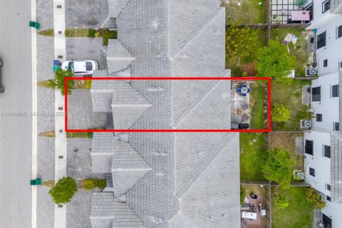 Townhouse in Homestead, Florida 3 bedrooms, 157.47 sq.m. № 2062525 - photo 26
