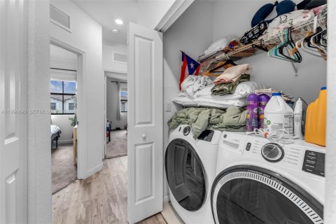 Townhouse in Homestead, Florida 3 bedrooms, 157.47 sq.m. № 2062525 - photo 17