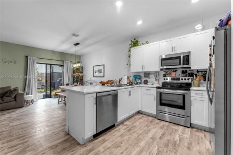 Townhouse in Homestead, Florida 3 bedrooms, 157.47 sq.m. № 2062525 - photo 7