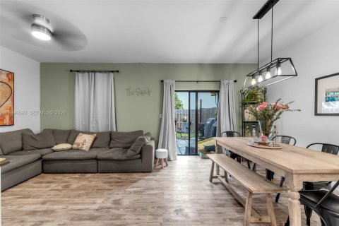 Townhouse in Homestead, Florida 3 bedrooms, 157.47 sq.m. № 2062525 - photo 11