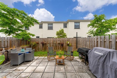 Townhouse in Homestead, Florida 3 bedrooms, 157.47 sq.m. № 2062525 - photo 23