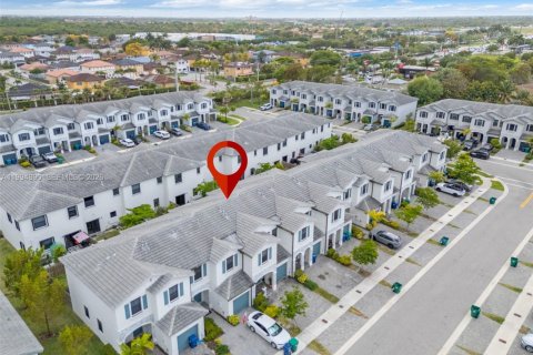 Townhouse in Homestead, Florida 3 bedrooms, 157.47 sq.m. № 2062525 - photo 29