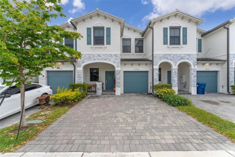 Adosado en Homestead, Florida 3 dormitorios, 157.47 m2 № 2062525