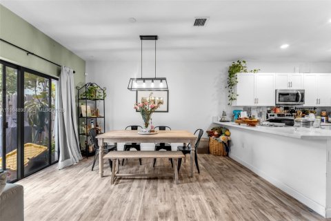 Townhouse in Homestead, Florida 3 bedrooms, 157.47 sq.m. № 2062525 - photo 9