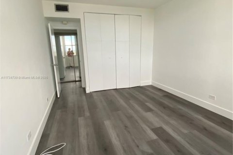 Condo in Miami Beach, Florida, 2 bedrooms  № 1484681 - photo 10