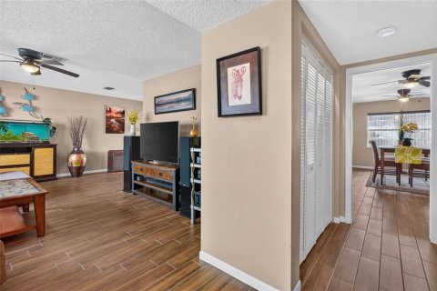 Casa en venta en Dunedin, Florida, 3 dormitorios, 136.19 m2 № 2197698 - foto 3