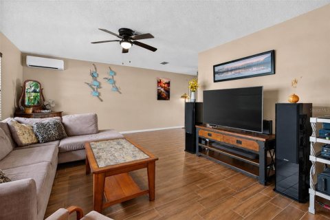Casa en venta en Dunedin, Florida, 3 dormitorios, 136.19 m2 № 2197698 - foto 4