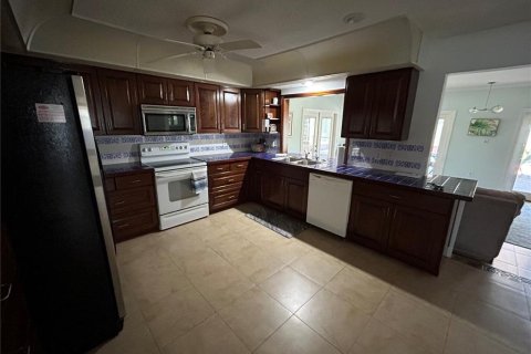 Villa ou maison à vendre à Englewood, Floride: 2 chambres, 175.59 m2 № 1687094 - photo 4