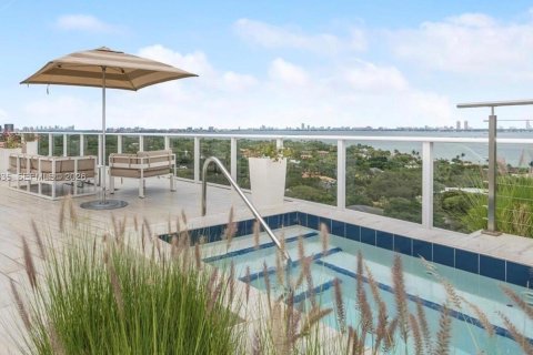Condo in Miami, Florida, 1 bedroom  № 2001406 - photo 9