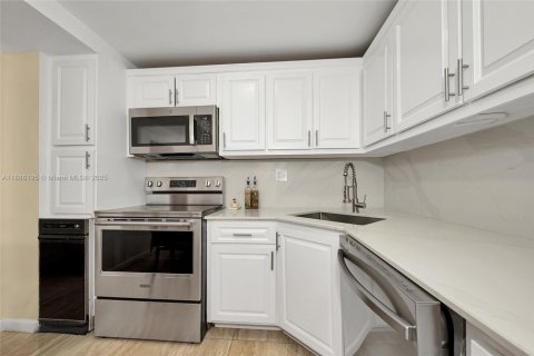 Купить кондоминиум в Авентура, Флорида 2 спальни, 99.68м2, № 1977420 - фото 17