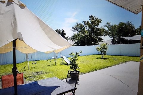 Villa ou maison à louer à Saint Cloud, Floride: 4 chambres № 1996931 - photo 4