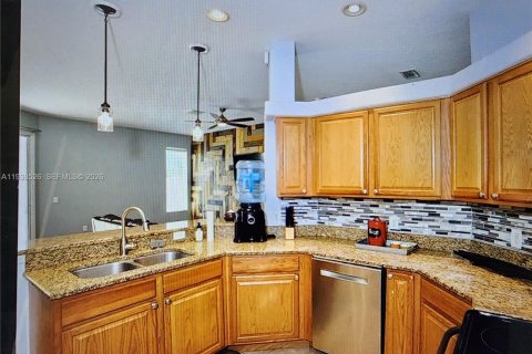 Villa ou maison à louer à Saint Cloud, Floride: 4 chambres № 1996931 - photo 6