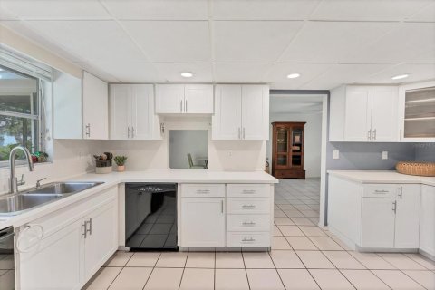 Condo in Longboat Key, Florida, 2 bedrooms  № 1883027 - photo 9