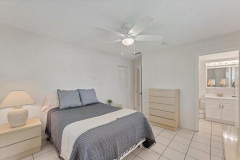Condo in Longboat Key, Florida, 2 bedrooms  № 1883027 - photo 14