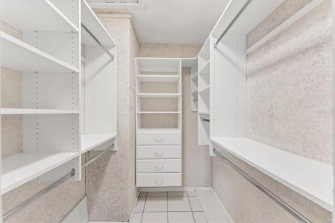 Condo in Longboat Key, Florida, 2 bedrooms  № 1883027 - photo 15