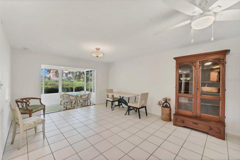 Condo in Longboat Key, Florida, 2 bedrooms  № 1883027 - photo 11