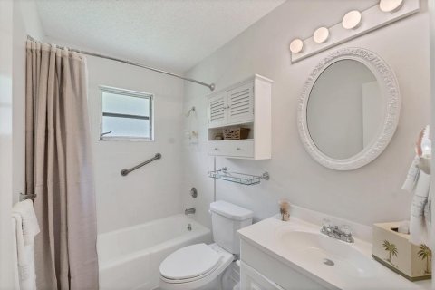 Condo in Longboat Key, Florida, 2 bedrooms  № 1883027 - photo 18