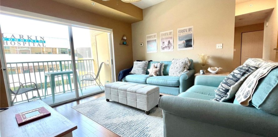 Condominio en South Miami, Florida, 3 dormitorios  № 1714710
