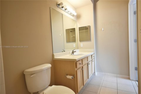 Condominio en venta en South Miami, Florida, 3 dormitorios, 108.14 m2 № 1714710 - foto 16