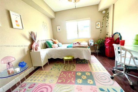 Condominio en venta en South Miami, Florida, 3 dormitorios, 108.14 m2 № 1714710 - foto 18