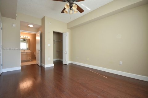 Condominio en venta en South Miami, Florida, 3 dormitorios, 108.14 m2 № 1714710 - foto 19