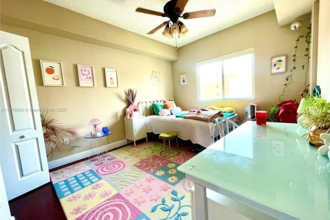 Condominio en venta en South Miami, Florida, 3 dormitorios, 108.14 m2 № 1714710 - foto 17