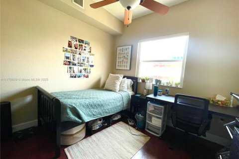 Condominio en venta en South Miami, Florida, 3 dormitorios, 108.14 m2 № 1714710 - foto 25