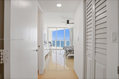 Condominio en alquiler en Sunny Isles Beach, Florida, 2 dormitorios, 117.61 m2 № 2041296 - foto 23