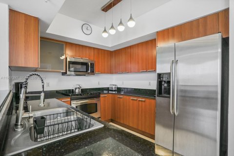 Condominio en alquiler en Sunny Isles Beach, Florida, 2 dormitorios, 117.61 m2 № 2041296 - foto 11