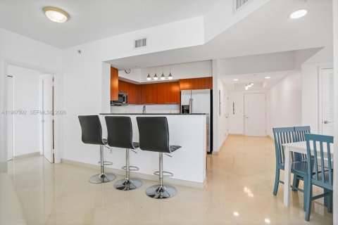 Condominio en alquiler en Sunny Isles Beach, Florida, 2 dormitorios, 117.61 m2 № 2041296 - foto 9