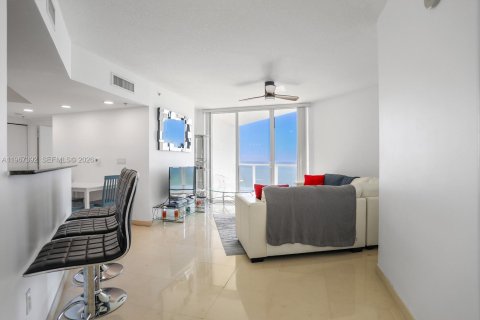 Condominio en alquiler en Sunny Isles Beach, Florida, 2 dormitorios, 117.61 m2 № 2041296 - foto 13