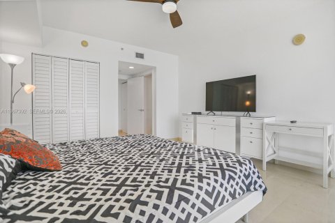 Condominio en alquiler en Sunny Isles Beach, Florida, 2 dormitorios, 117.61 m2 № 2041296 - foto 27