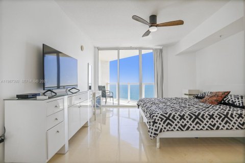 Condominio en alquiler en Sunny Isles Beach, Florida, 2 dormitorios, 117.61 m2 № 2041296 - foto 28