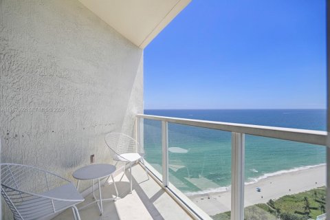 Condominio en alquiler en Sunny Isles Beach, Florida, 2 dormitorios, 117.61 m2 № 2041296 - foto 18