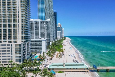Condominio en alquiler en Sunny Isles Beach, Florida, 2 dormitorios, 117.61 m2 № 2041296 - foto 4