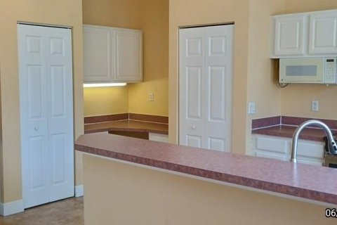 Condo in Tampa, Florida, 2 bedrooms  № 1785501 - photo 12