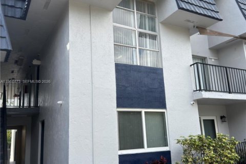 Condo in Hialeah, Florida, 3 bedrooms  № 2025931
