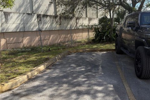 Снять в аренду кондоминиум в Хайалиа, Флорида 3 спальни, 101.26м2, № 2025931 - фото 23