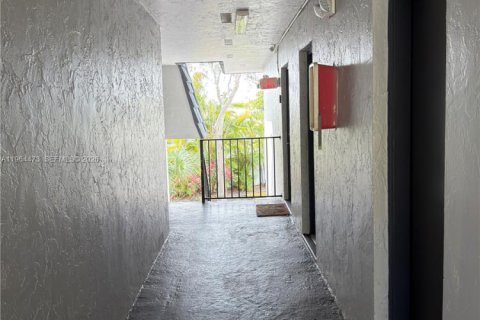 Снять в аренду кондоминиум в Хайалиа, Флорида 3 спальни, 101.26м2, № 2025931 - фото 20