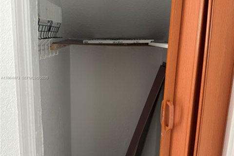 Снять в аренду кондоминиум в Хайалиа, Флорида 3 спальни, 101.26м2, № 2025931 - фото 17