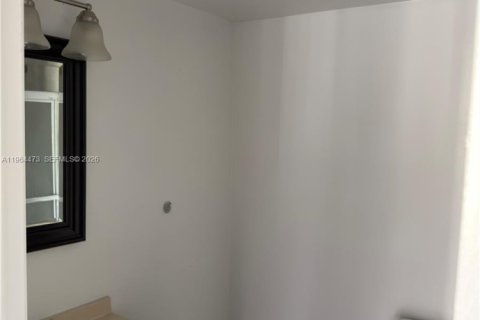 Снять в аренду кондоминиум в Хайалиа, Флорида 3 спальни, 101.26м2, № 2025931 - фото 16