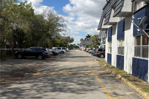 Снять в аренду кондоминиум в Хайалиа, Флорида 3 спальни, 101.26м2, № 2025931 - фото 24