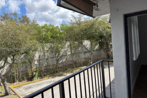 Снять в аренду кондоминиум в Хайалиа, Флорида 3 спальни, 101.26м2, № 2025931 - фото 18