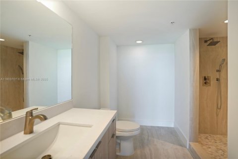 Condo in Miami Beach, Florida, 2 bedrooms № 1959830 - photo 5