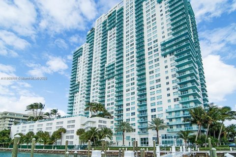 Condo in Miami Beach, Florida, 2 bedrooms № 1959830 - photo 14