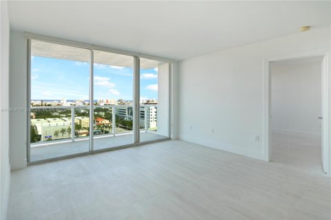 Condo in Miami Beach, Florida, 2 bedrooms № 1959830 - photo 9