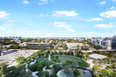 Condo in Miami Beach, Florida, 2 bedrooms № 1959830 - photo 13